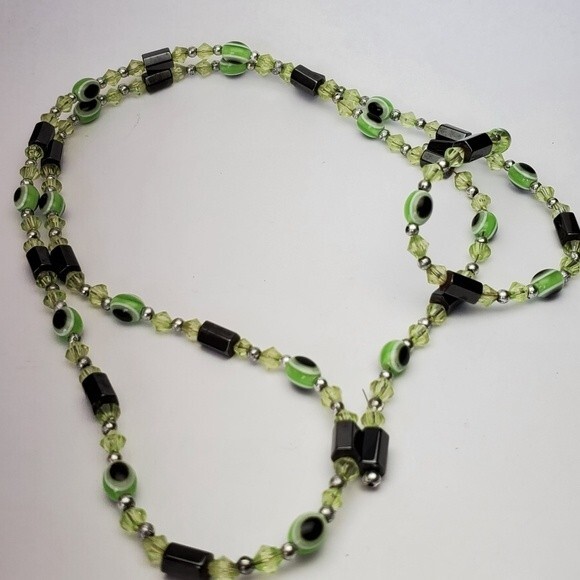 Magnetic Wrap around Green eye bracelet - Picture 6 of 6
